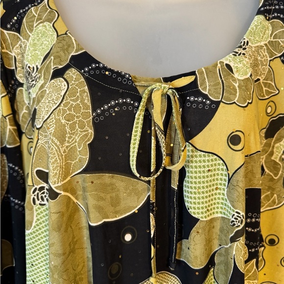 Russell Kemp Greens & Black Floral Print  Top  PLUS: 2     #E - Picture 2 of 8
